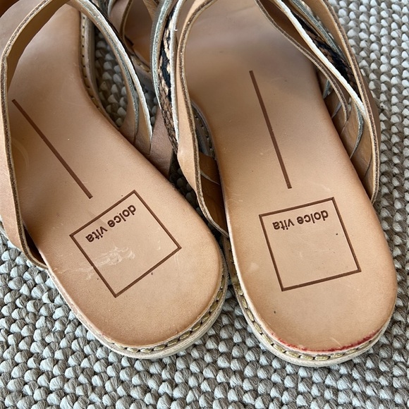 Dolce Vita Strap Flat Essential Sandals. Leather Brown & Animal Print. Size 6 - Picture 3 of 9